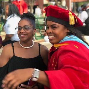 Meet your Posher, Demetra